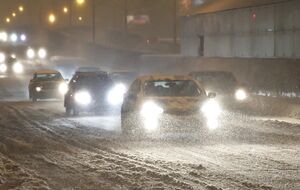 Погодні умови можуть призвести до порушення руху транспорту на дорогах і вулицях