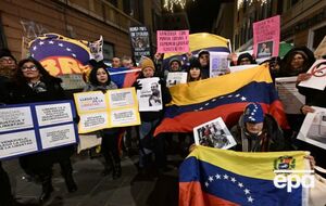 СМИ: Многие венесуэльцы осознают, что сторонники Мадуро до сих пор у власти