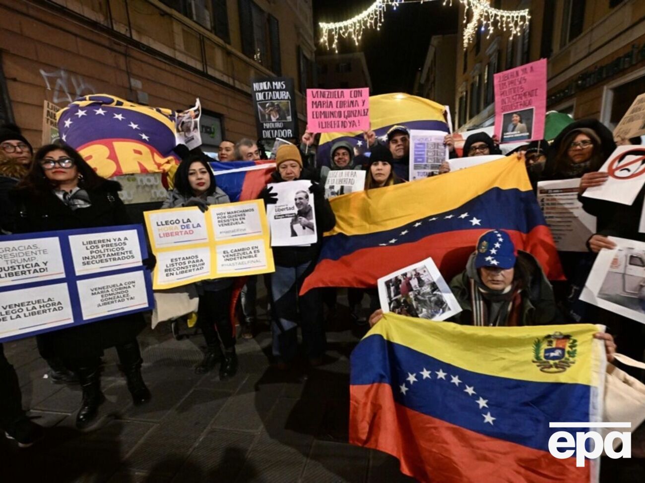 ЗМІ: Багато венесуельців усвідомлюють, що прибічники Мадуро досі при владі
