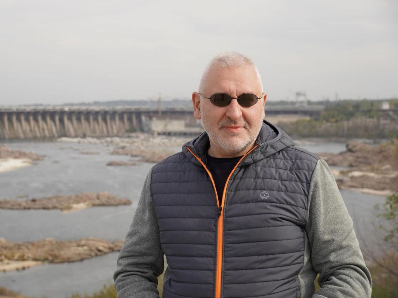 Окрім дочки, у Фейгіна є дорослий син