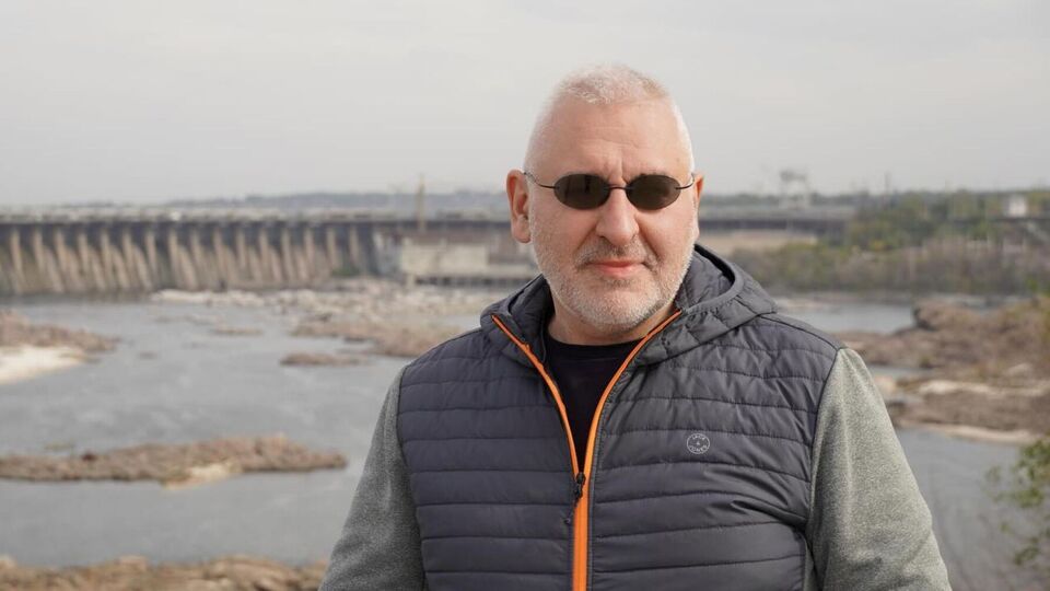 Окрім дочки, у Фейгіна є дорослий син