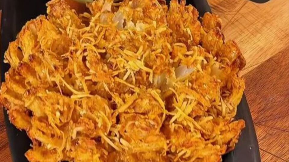 Готувати цибулю можете як у духовці, так і у фритюрі