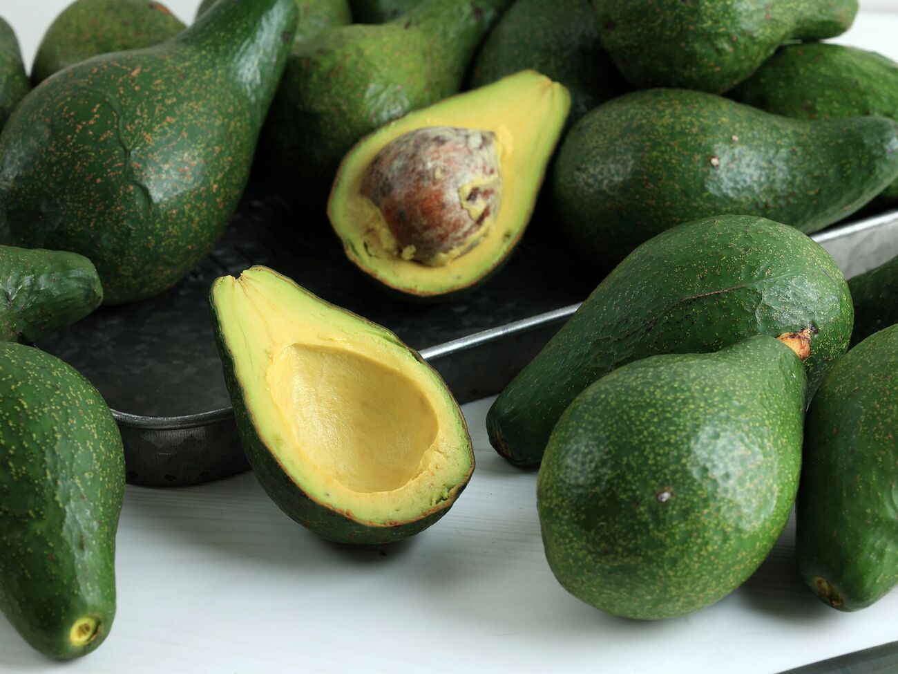Авокадо выделяет этилен