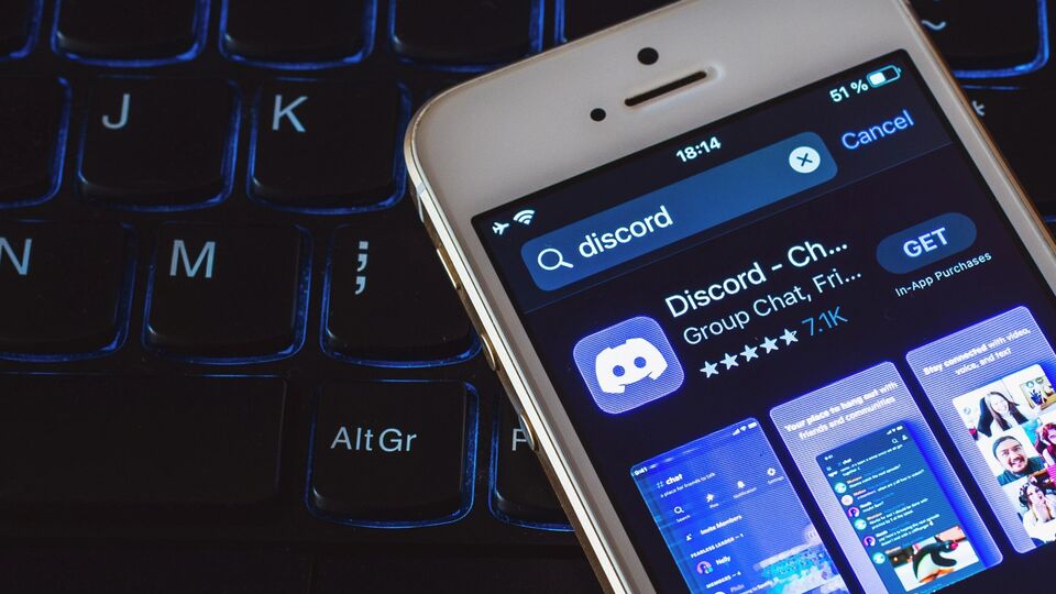 По данным Bloomberg, геймеры были завербованы через приложение Discord