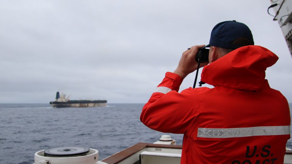 Танкер был захвачен в районе Исландии