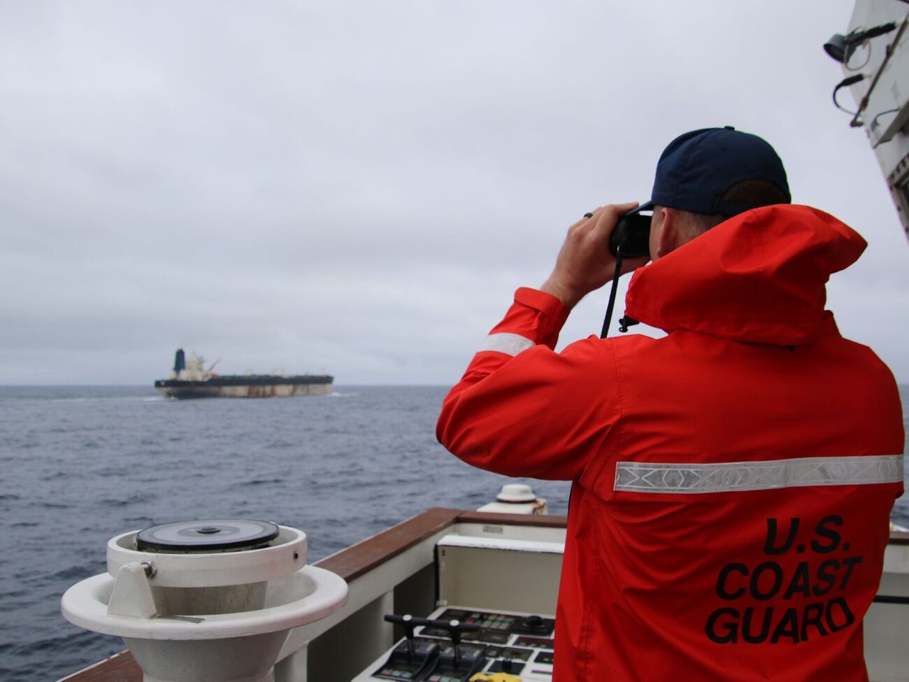 Танкер был захвачен в районе Исландии