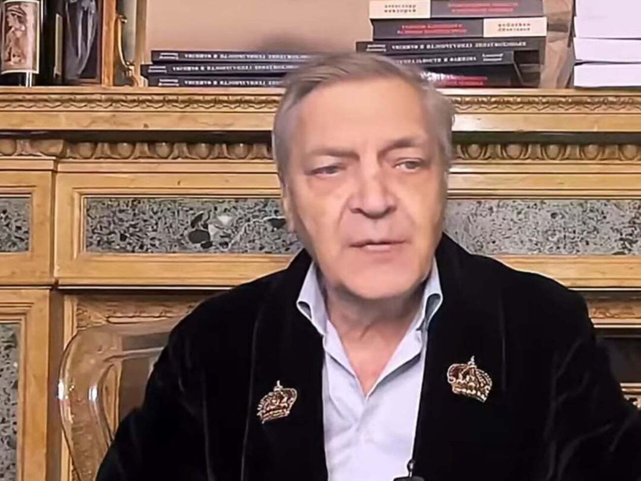 Русским было велено "сидеть по щелям", но у них опять проснулся зуд "море за три дня"