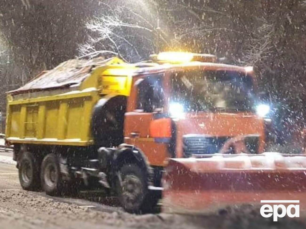 Свириденко закликала громадян бути обережними і за можливості обмежити поїздки під час піку негоди