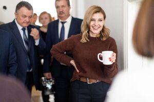 Зеленська робила червоний манікюр до початку повномасштабної війни