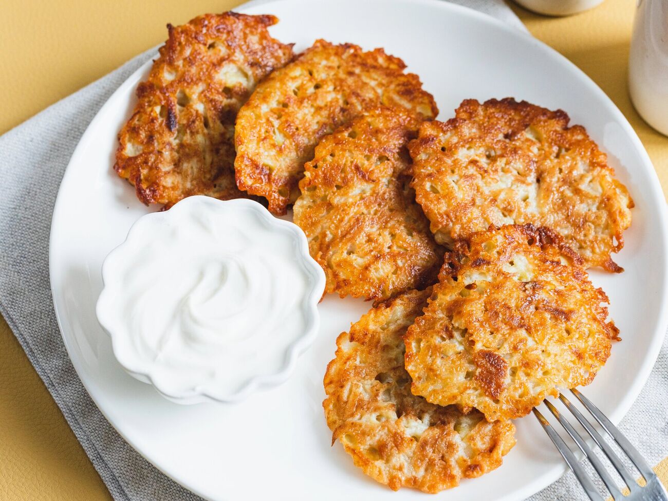 Для тіста візьміть одну морквину