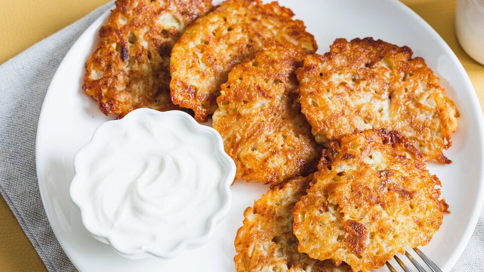 Для тіста візьміть одну морквину