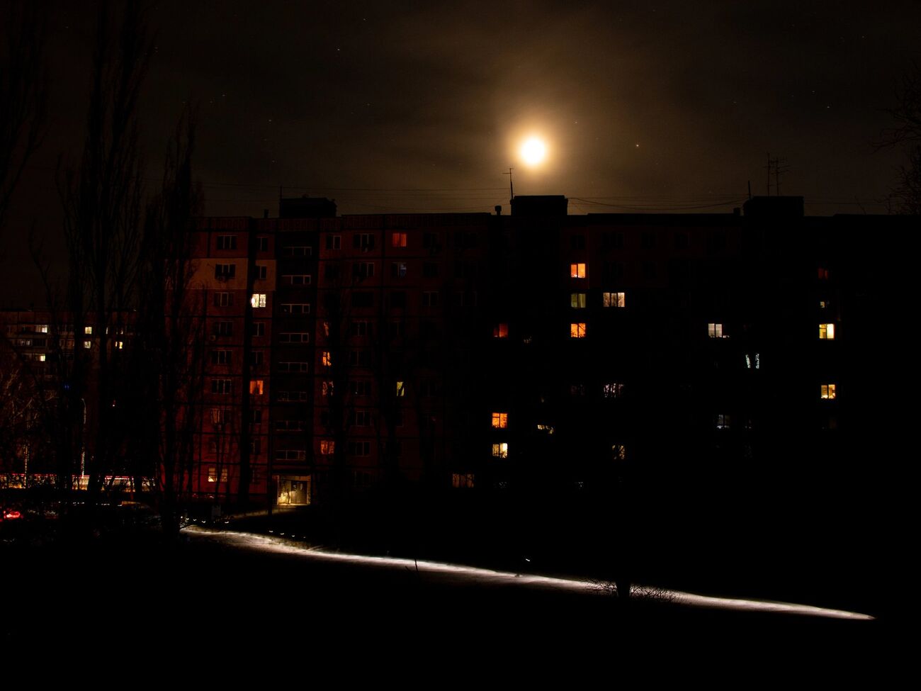 Дві області майже повністю опинилися без світла через удари РФ