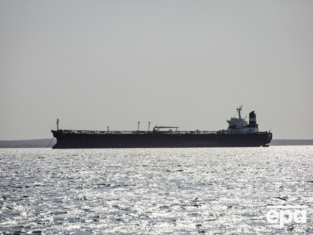 ЗМІ: Унаслідок удару пошкоджено верхню частину танкера Elbus