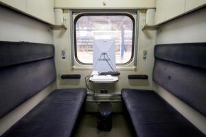 "Укрзалізниця" советует в случае потери вещей обращаться к сотрудникам на вокзале или оставлять сообщение в приложении