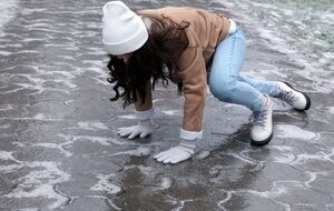 Метод працює завдяки тому, що спирт знежирює поверхню, після чого вона стає шорсткою