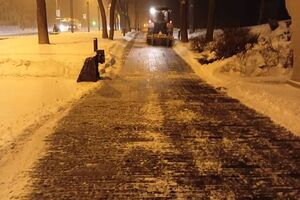 Міські й комунальні служби в Києві вже працюють у посиленому режимі, зазначили в КМДА