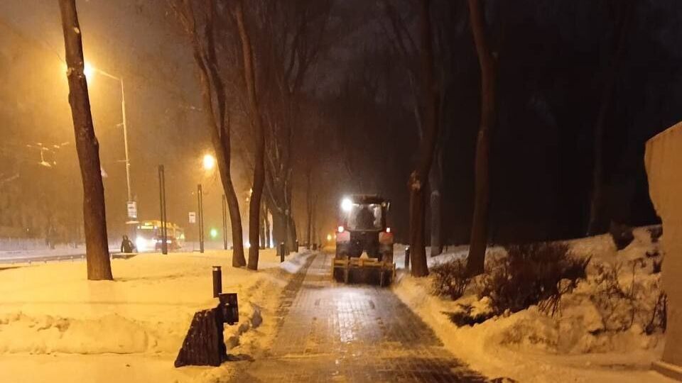 Городские и коммунальные службы в Киеве уже работают в усиленном режиме, отметили в КГГА