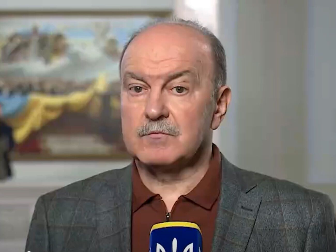 Нам всем следует быть очень осторожными