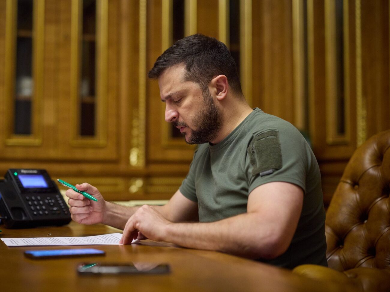 Зеленський 8 січня підписав низку указів щодо кадрів в ОВА