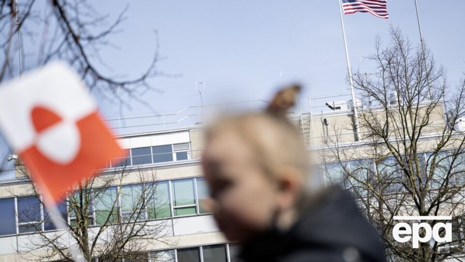 Население Гренландии составляет около 57 тыс. человек