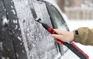 Перед тим як залишити машину на тривалий час на морозі, потрібно вирівняти температуру