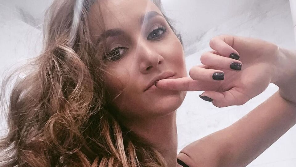 Ризатдинова говорила, что ей предлагали миллионы долларов за то, чтобы она стала эскортницей