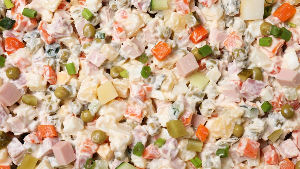 Коммунальщики пожаловались на горожан, выбрасывающих еду в унитаз