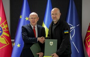 Шмыгаль и Хили подписали дорожную карту развития 100-летнего партнерства в оборонной сфере