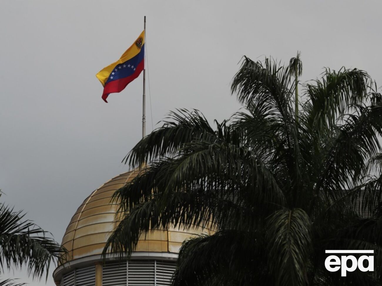 США намерены открыть свое посольство в Каракасе, отметил CNN