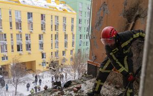 Рятувальники працювали з ночі 9 січня в кількох районах Києва, зазначили у ДСНС