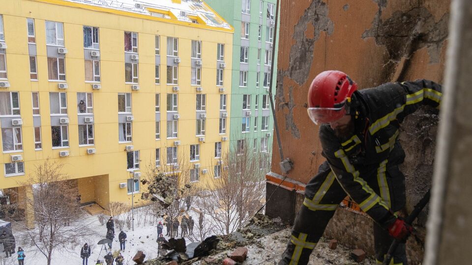 Cпасатели работали с ночи 9 января в нескольких районах Киева, отметили в ГСЧС