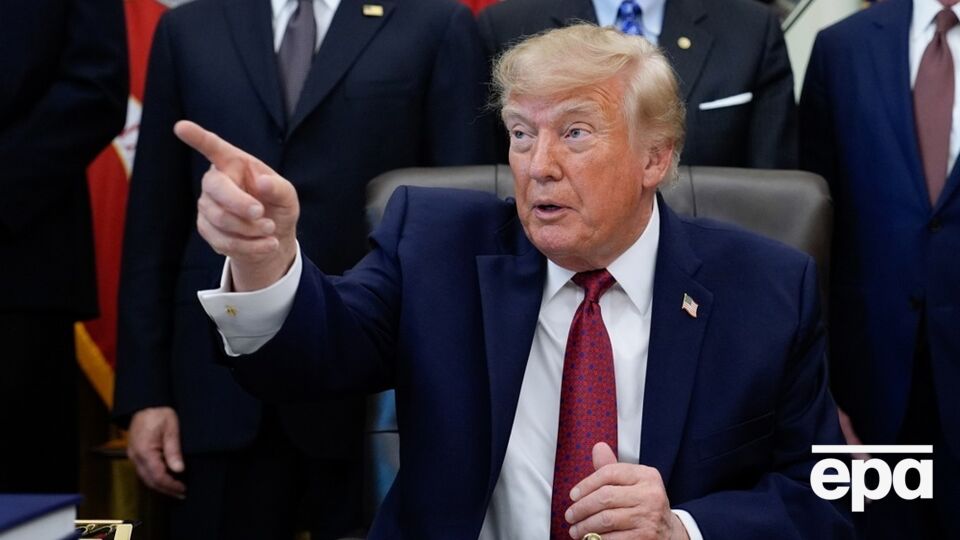 80-летний Трамп похвастался, в кого он такой умный и способный