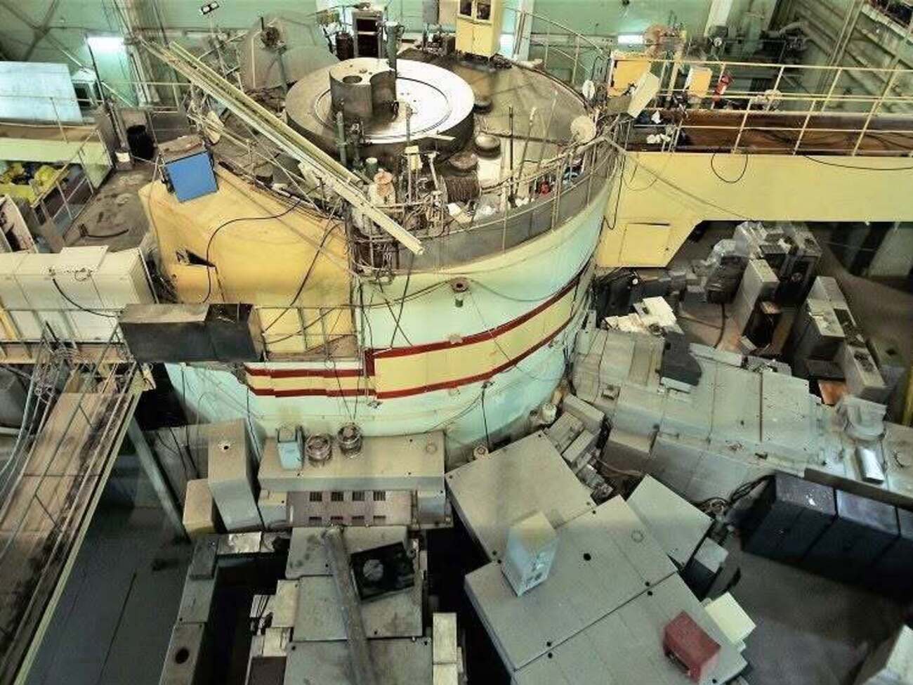 Дрон РФ атакував Інститут ядерних досліджень у Києві. Чи є радіаційна загроза