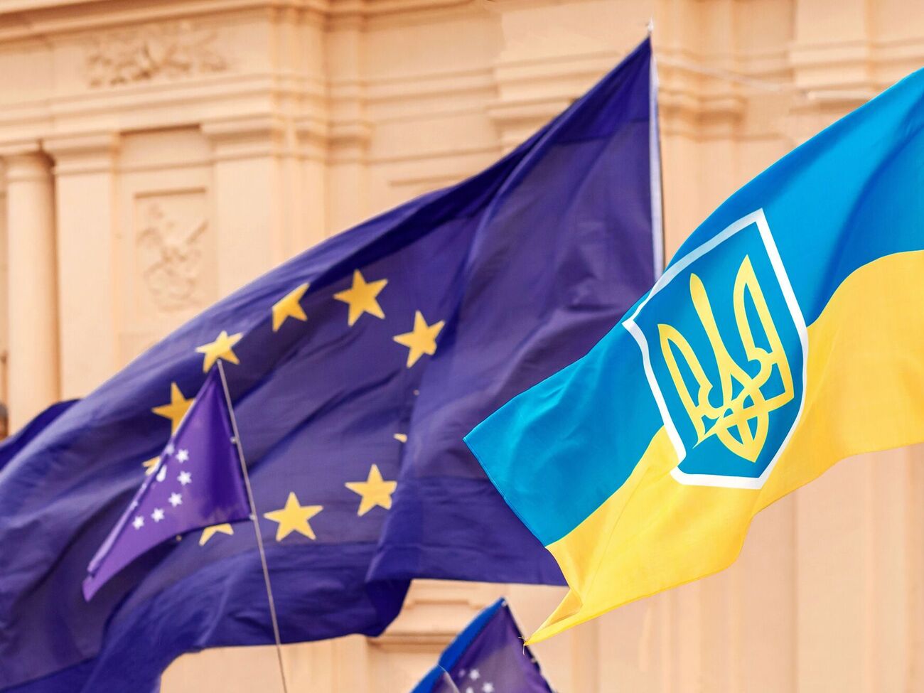 "Поливаємо пустелю". У Брюсселі невдоволені новим фінансовим запитом України – Le Monde