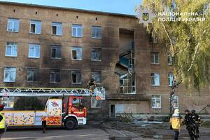 "Російські виродки". Реактивний дрон влучив у школу в Києві. Фото, відео