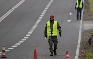 Таємнича посилка у штабі військової поліції. У Польщі госпіталізували людей після її відкриття