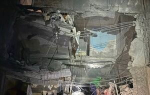 "Коли я до мами прибігла, вона ще хрипіла". РФ ударила по Запоріжжю, серед загиблих – діти