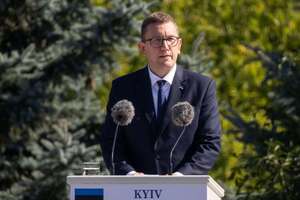 Премьер Эстонии призвал поддержать Украину, чтобы она в щепки разнесла российские НПЗ