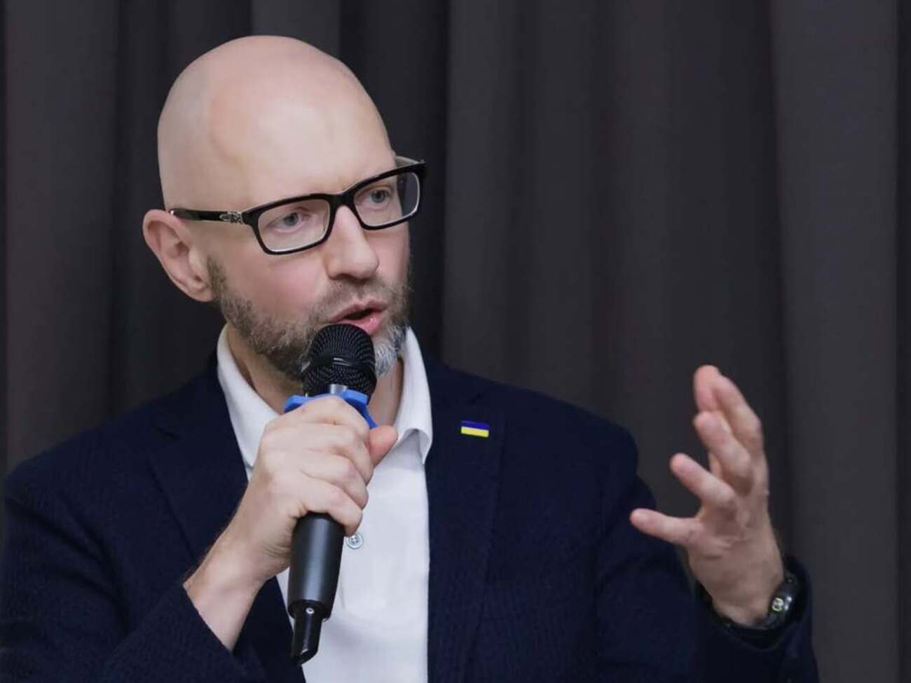 Чому це вигідно для США, я вже втомився аргументувати