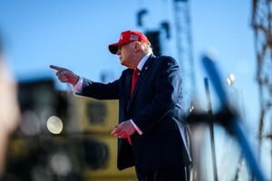Трамп звинуватив ЄС у придбанні російських енергоносіїв на мільярди доларів. Це дійсно так?