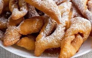 Возьмите два яйца, муку – и у вас получатся вкусные вергуны к чаю. Рецепт теста, которое тает во рту
