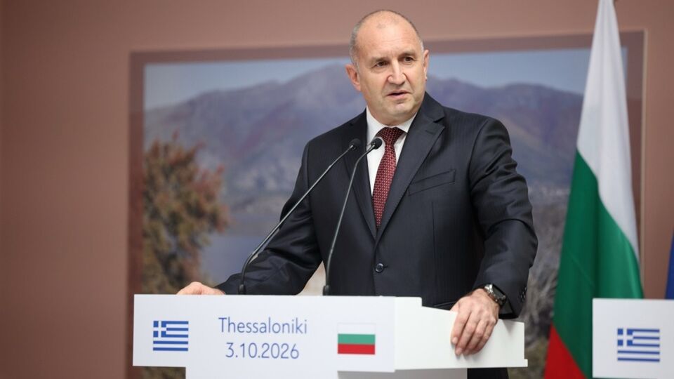 Біля Болгарії атаковано два судна, одне затонуло. Радев сказав, кому це вигідно, він викличе посла