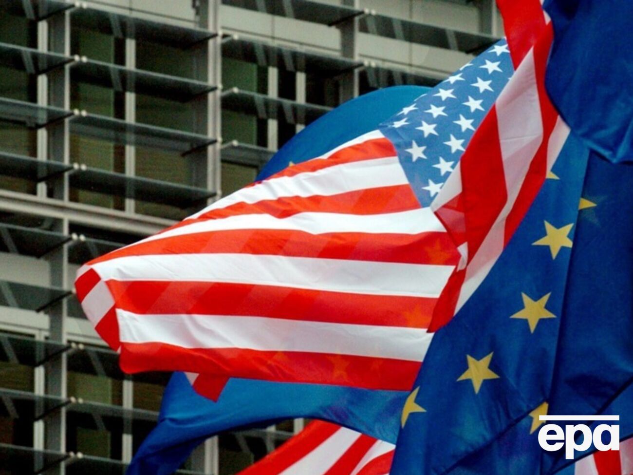 ЄС і США готують спільну "мирну пропозицію", щоб "підсолодити" територіальні поступки. Що в ній – WP