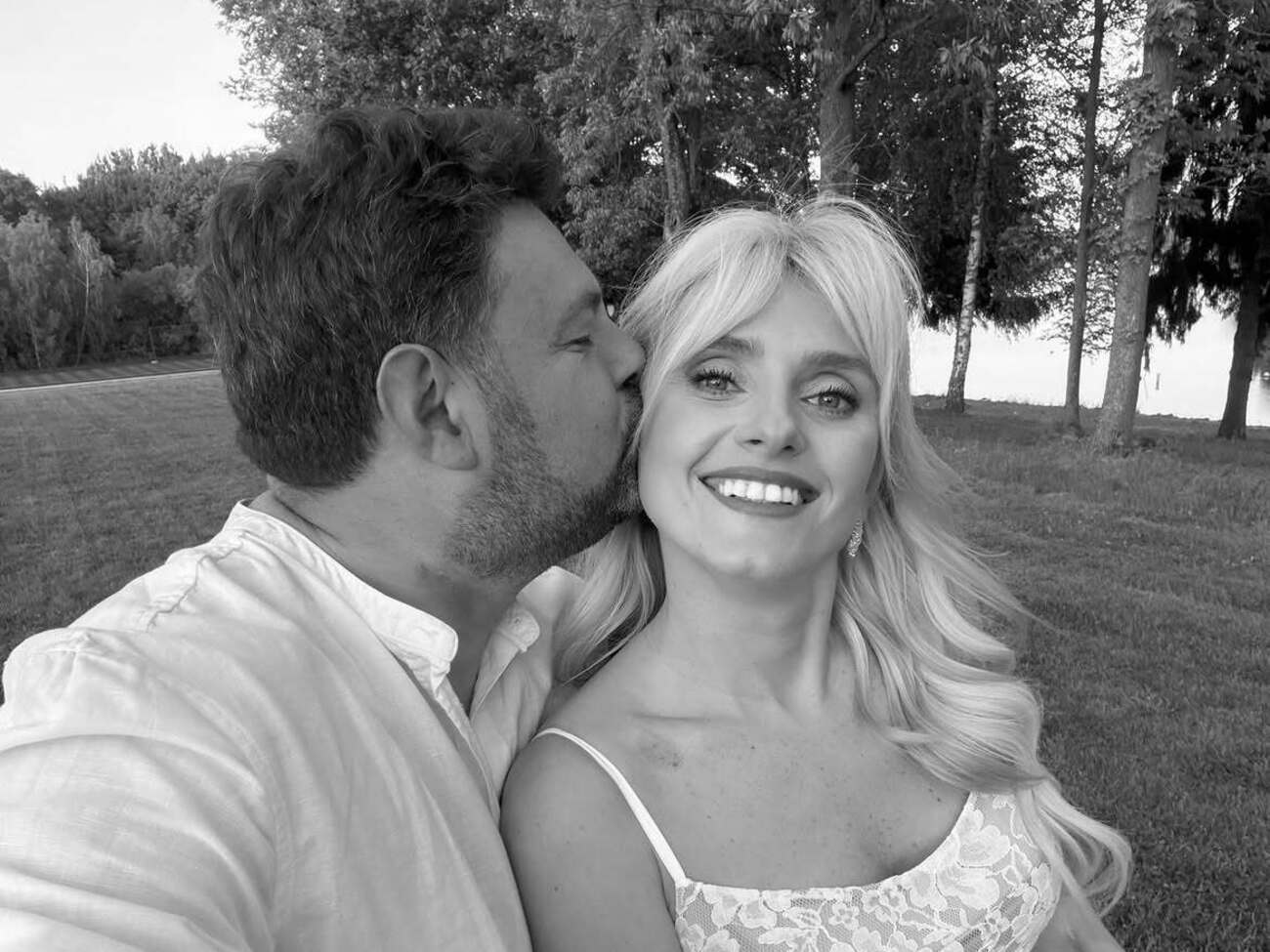 Вагітна Федишин вижила, але втратила доньку. Чоловік співачки зробив заяву про її важкий стан