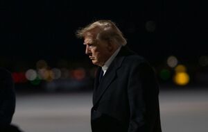 "Трамп сильно взбешен". В Белом доме спорят о разведданых для Украины, пишут СМИ. Кто против прекращения обмена