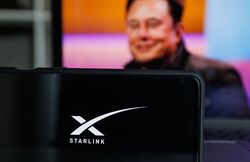 SpaceX ограничила работу "военного пакета" терминалов Starlink, не предупредив Украину. Что известно