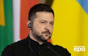 Зеленський пояснив, чому, на його думку, "деякі впливові люди" хочуть змінити президента України