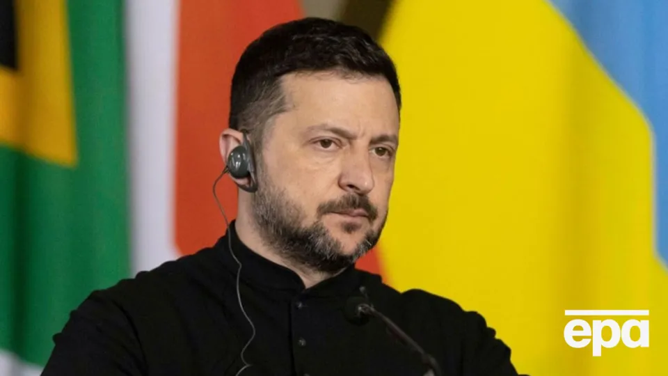 Зеленський пояснив, чому, на його думку, "деякі впливові люди" хочуть змінити президента України