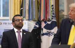 Звʼязки між адміністрацією Трампа і Кремлем міцнішають? Намір глави ФБР відвідати РФ непокоїть навіть його підлеглих – ЗМІ
