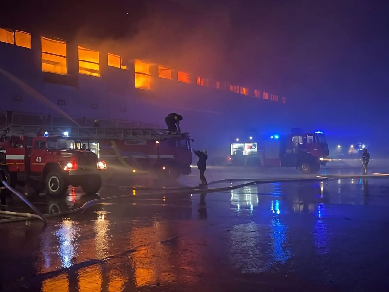 Росіяни 10 разів за день атакували останній великий логістичний центр "Епіцентру". У компанії розкрили збитки